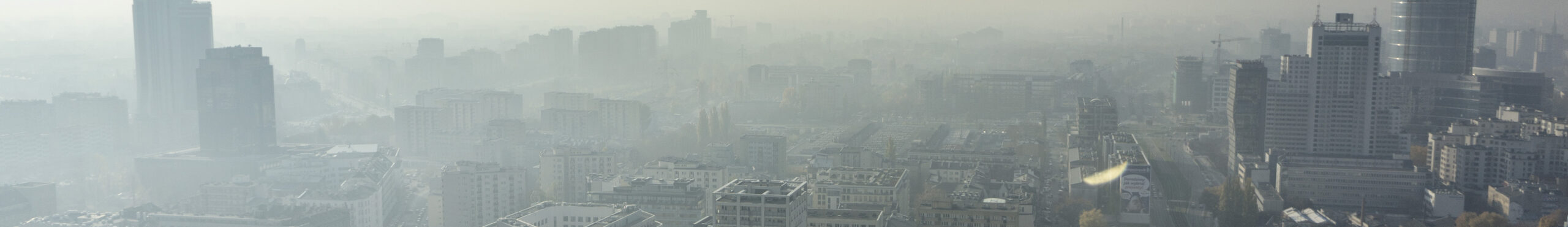 Smog nad miastem — zdjęcie ilustracyjne.