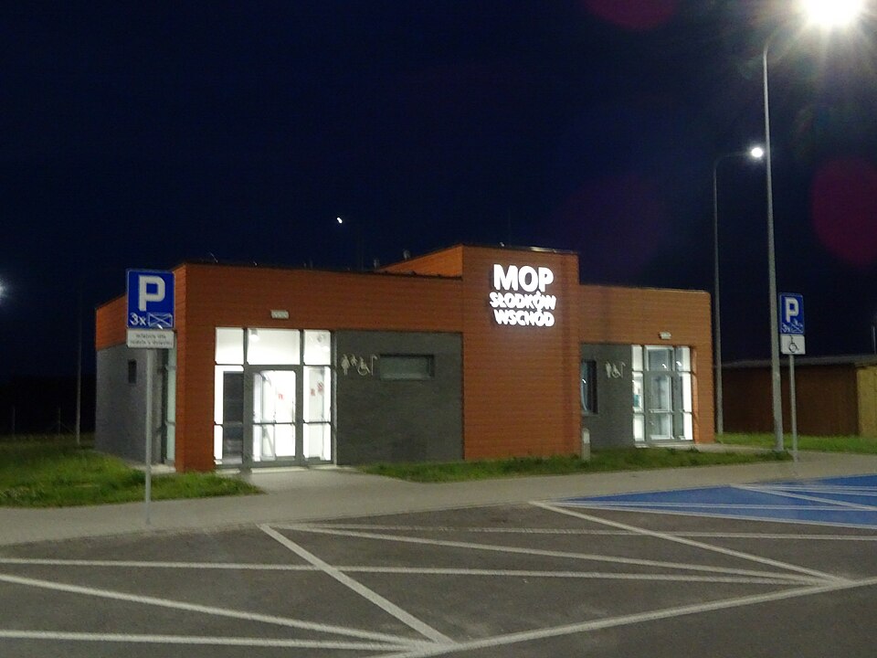 Miejsce obsługi podróżnych Słodków Wschód przy drodze ekspresowej S19, należącej do szlaku Via Carpatia.
