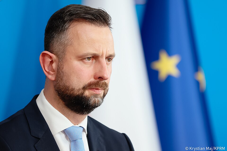 Władysław Kosiniak-Kamysz podczas konferencji prasowej 30 kwietnia 2024 roku; fotografia archiwalna, nie przedstawia uroczystości w Żaganiu.
