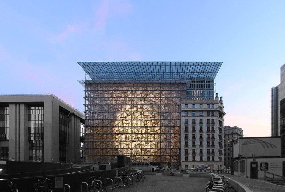 Budynek Europa w Brukseli, siedziba Rady Unii Europejskiej, fotografia z lutego 2016 roku.