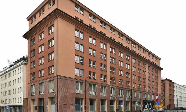Budynek Ministerstwa Rodziny, Pracy i Polityki Społecznej przy ul. Nowogrodzkiej w Warszawie, fotografia z 2017 roku.