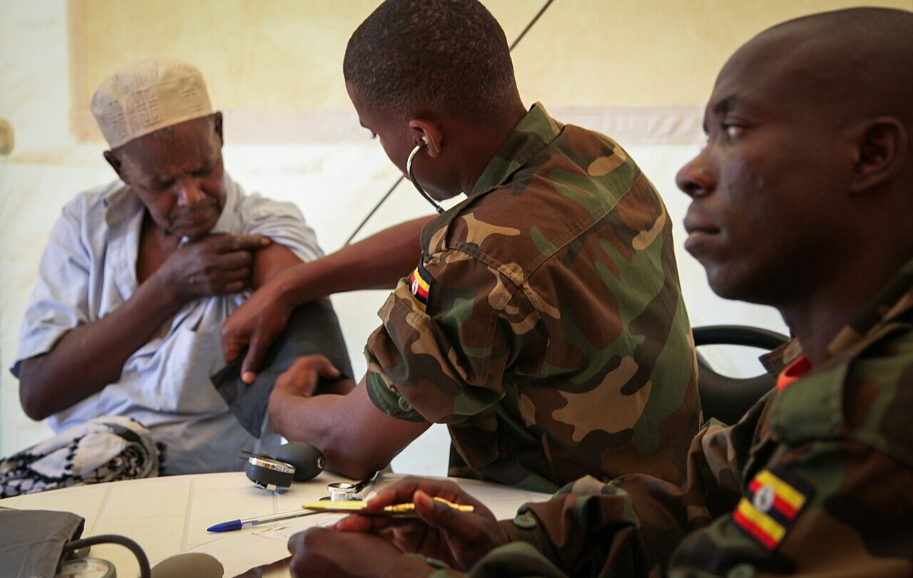 Placówka medyczna AMISOM w Baidoa w 2013 roku, archiwalna ilustracja opieki w Somalii; nie placówka z doniesień o uszkodzeniach 2026