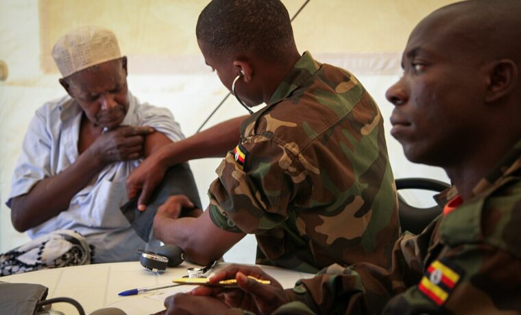 Placówka medyczna AMISOM w Baidoa w 2013 roku, archiwalna ilustracja opieki w Somalii; nie placówka z doniesień o uszkodzeniach 2026