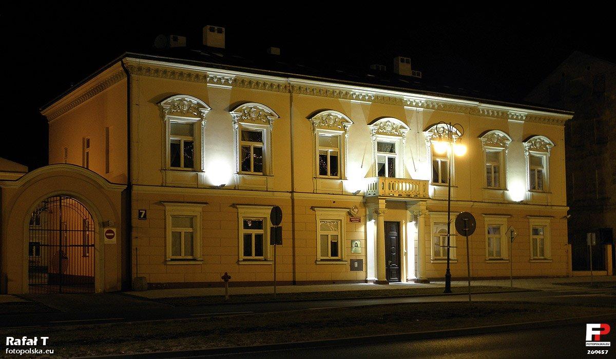 Budynek Prokuratury Okręgowej w Radomiu przy ul. Malczewskiego 7. Archiwalne zdjęcie z 2011 roku, nie fotografia ZOL w Starym Goździe.
