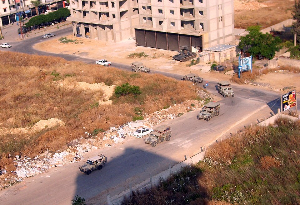 Konwój armii libańskiej w Jabal Mohsen w 2011 roku. Fotografia archiwalna, nie przedstawia misji EUSM Lebanon.